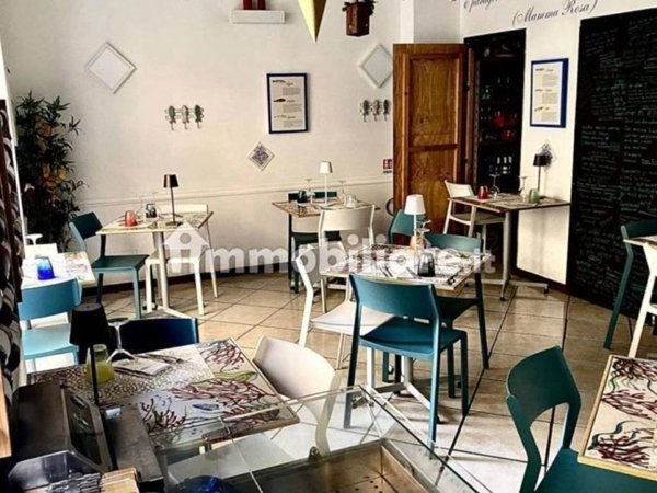 negozio in affitto a Salerno in zona Centro Città