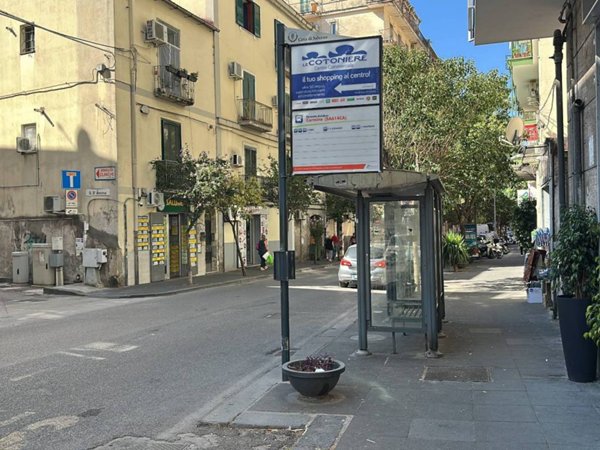 negozio in affitto a Salerno