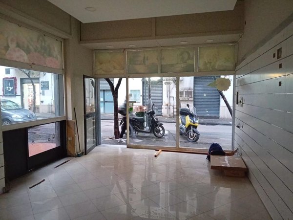 locale commerciale in affitto a Salerno