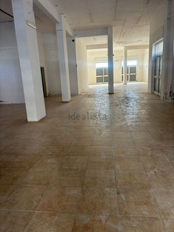 locale commerciale in affitto a Salerno in zona Torrione