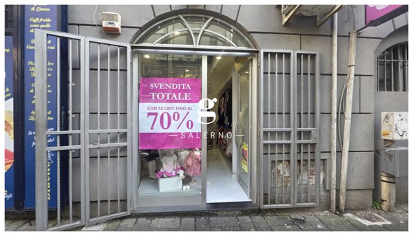 negozio in affitto a Salerno in zona Centro Città
