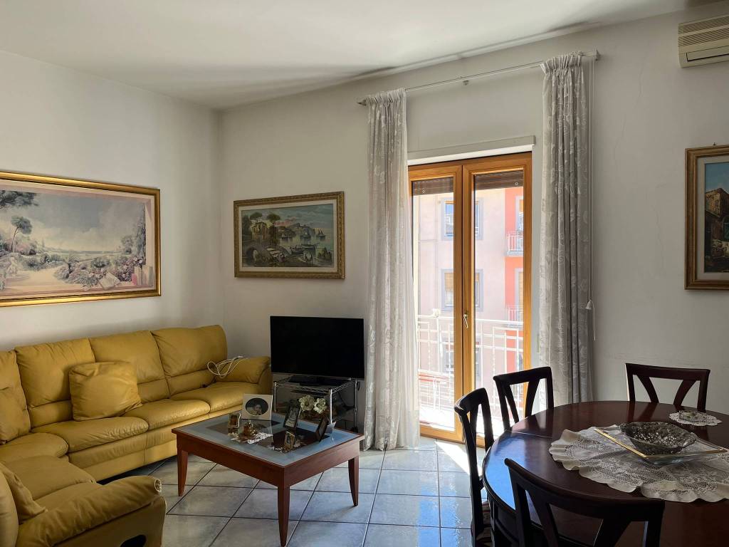 appartamento in affitto a Salerno in zona Centro Città