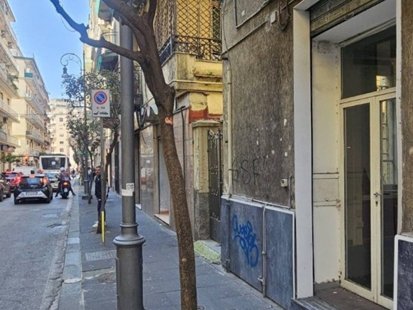 negozio in affitto a Salerno
