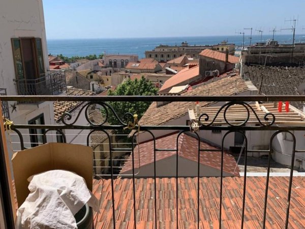 appartamento in affitto a Salerno in zona Centro Città