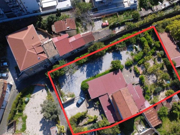 negozio in affitto a Salerno in zona Picarielli