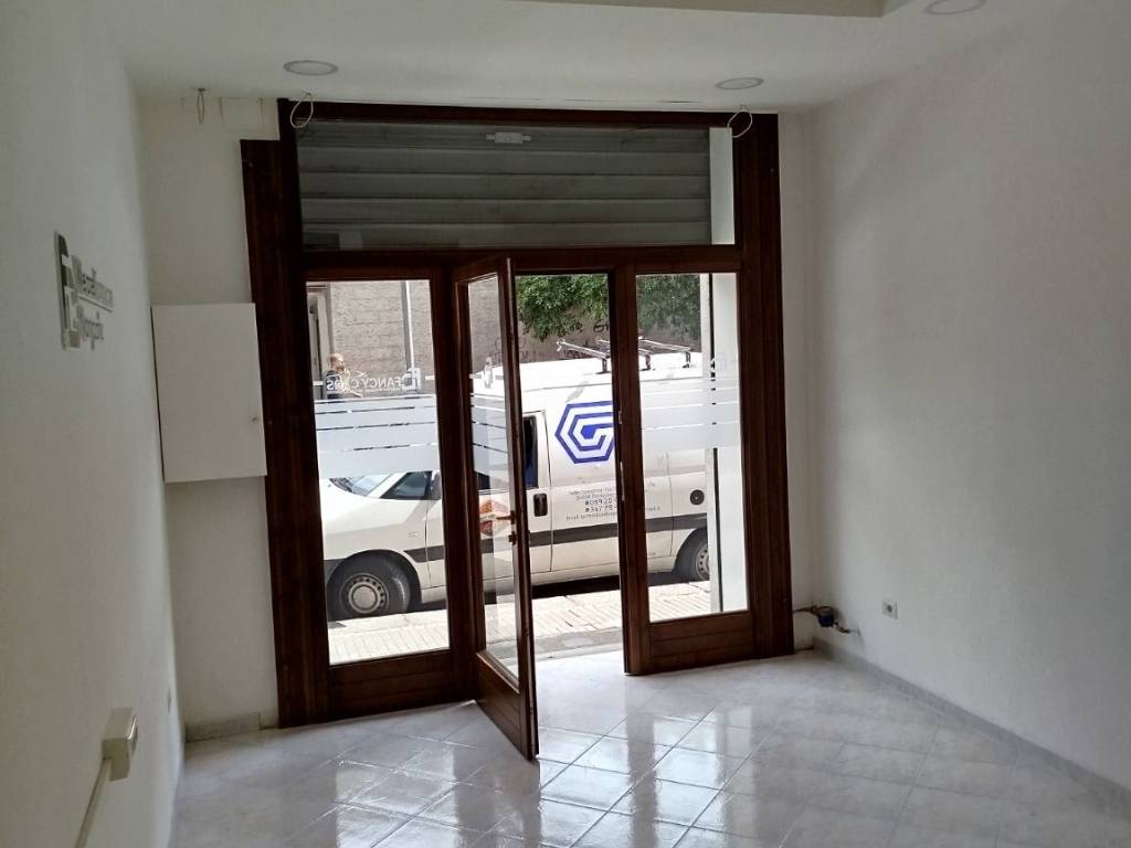 negozio in affitto a Salerno in zona Centro Città