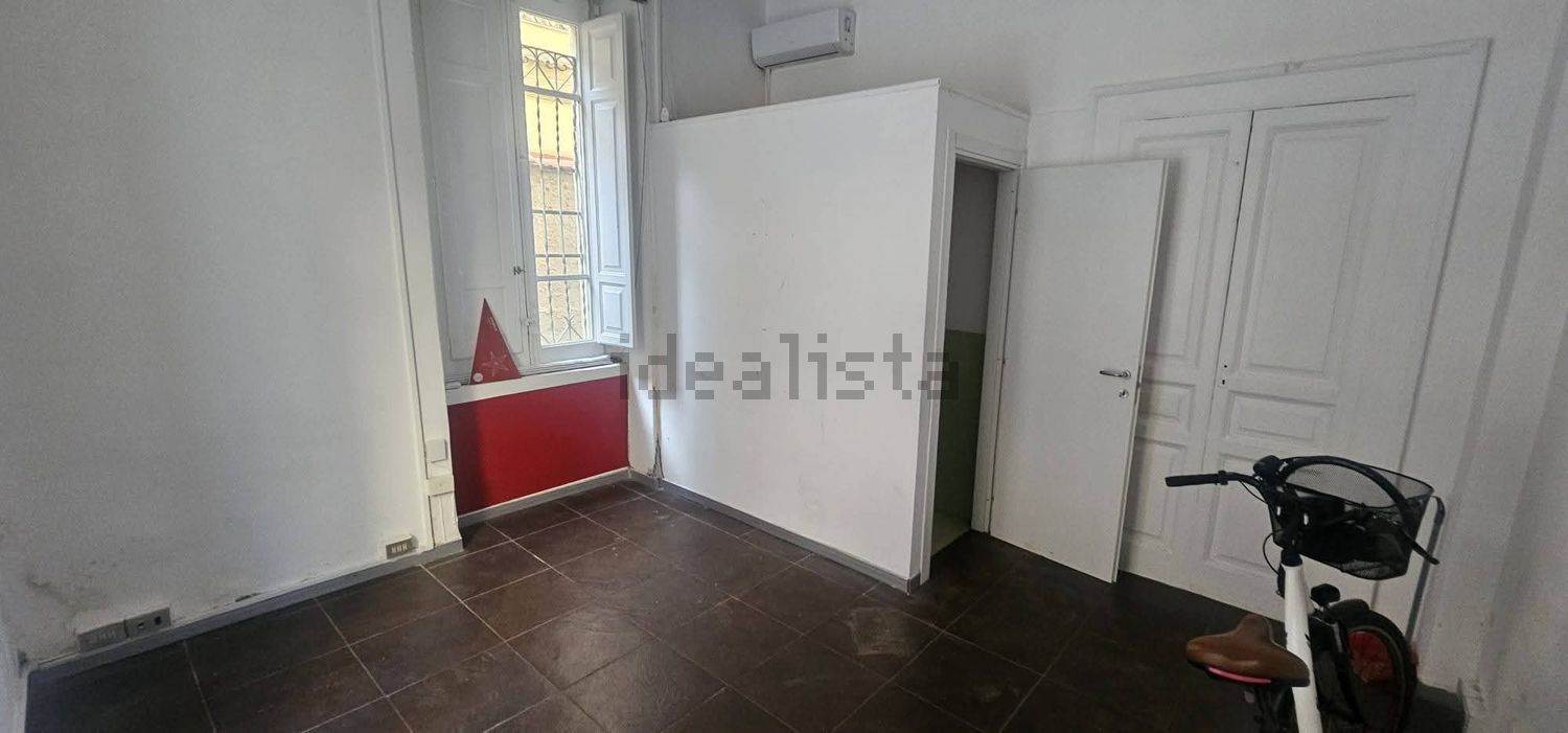 locale commerciale in affitto a Salerno