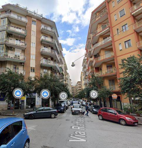 negozio in affitto a Salerno in zona Pastena
