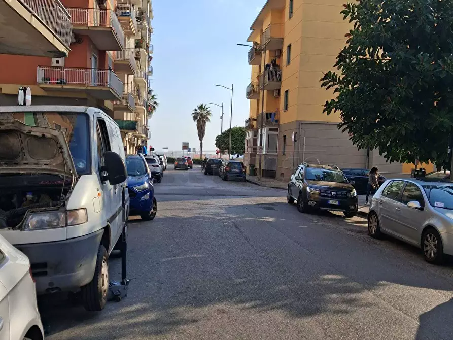 locale commerciale in affitto a Salerno in zona Torrione