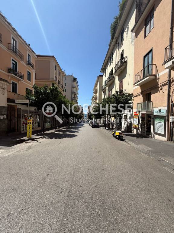 negozio in affitto a Salerno in zona Centro Città