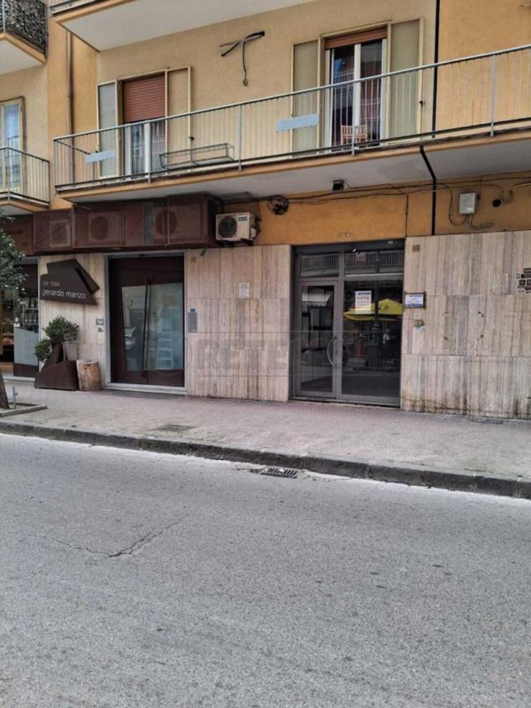 locale commerciale in affitto a Salerno in zona Torrione