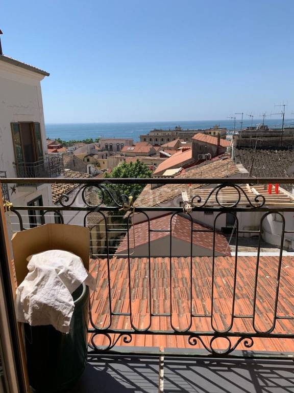 appartamento in affitto a Salerno in zona Centro Città