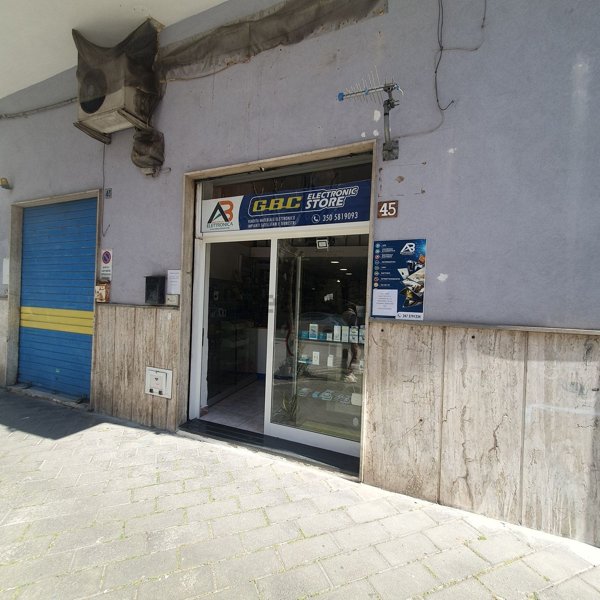 locale commerciale in affitto a Salerno in zona Torrione