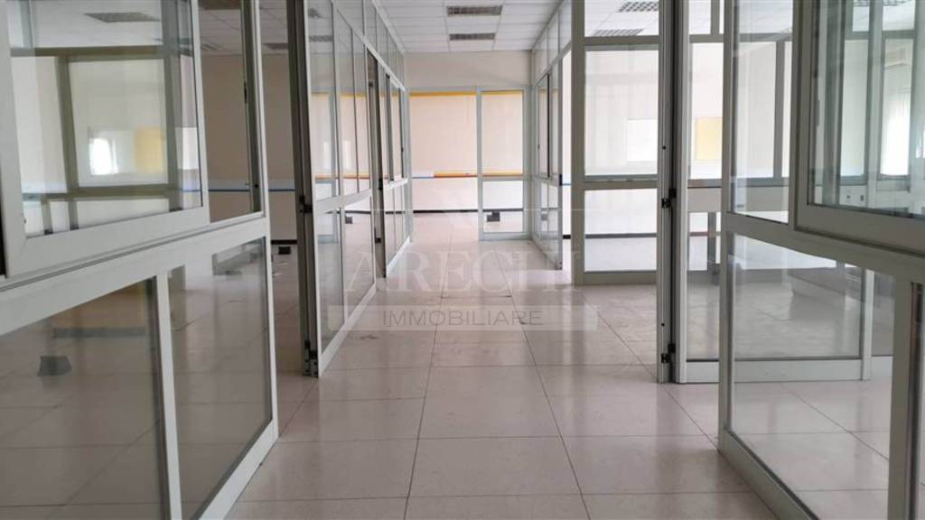 ufficio in affitto a Salerno in zona Zona Industriale