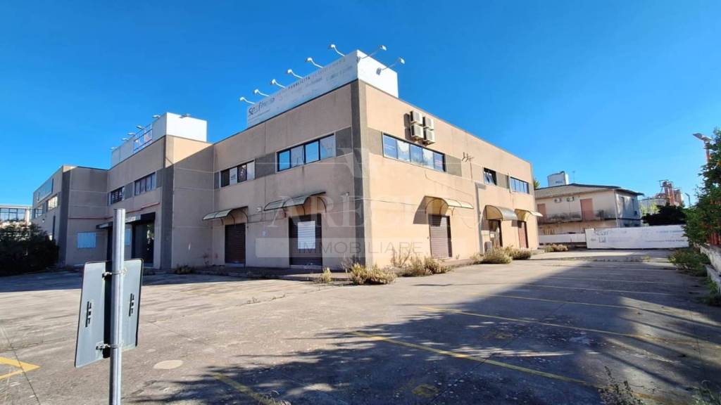 ufficio in affitto a Salerno in zona Zona Industriale