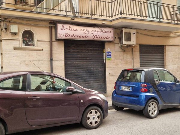 negozio in affitto a Salerno