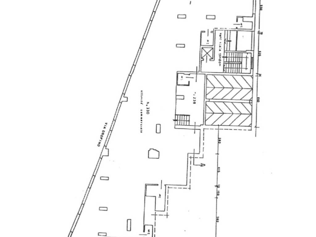negozio in affitto a Salerno in zona Torrione