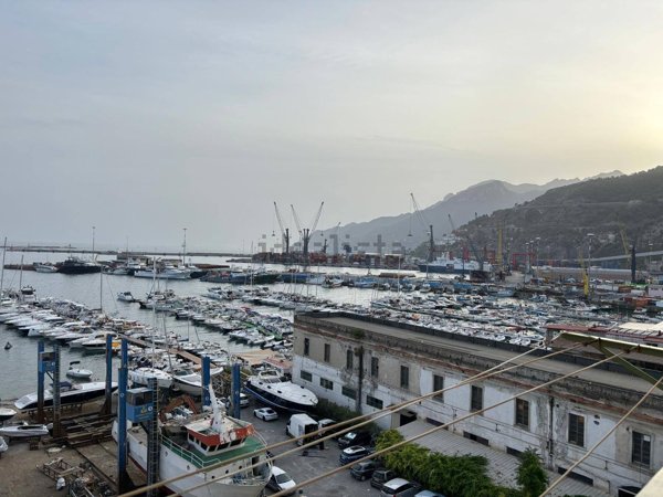 appartamento in affitto a Salerno in zona Porto