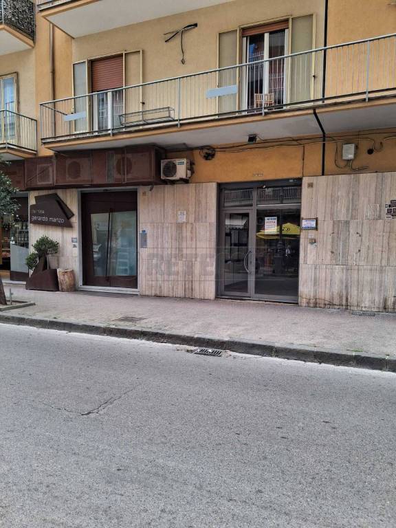 negozio in affitto a Salerno in zona Torrione