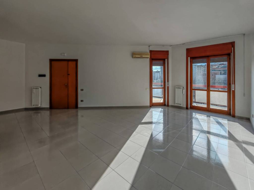 appartamento in affitto a Salerno in zona Irno