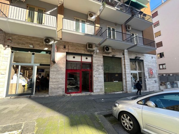locale commerciale in affitto a Salerno