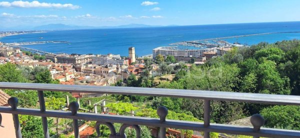 appartamento in affitto a Salerno in zona Centro Città