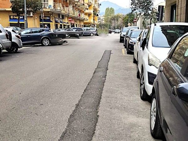 negozio in affitto a Salerno in zona Mercatello