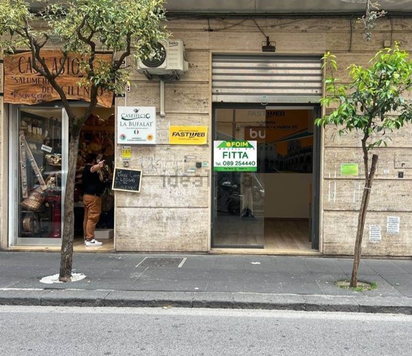 locale commerciale in affitto a Salerno