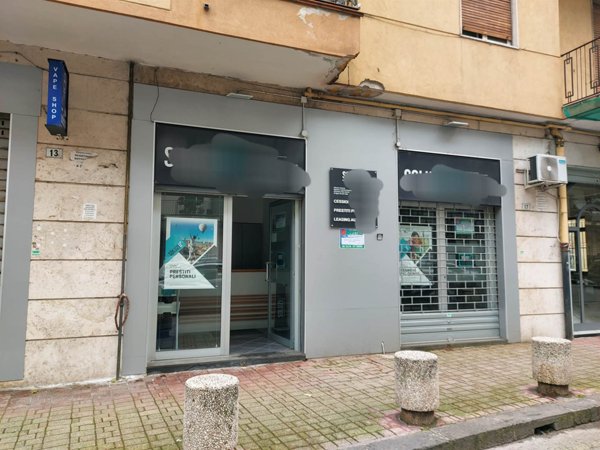 negozio in affitto a Salerno in zona Irno