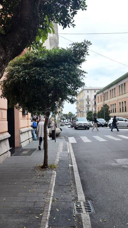 negozio in affitto a Salerno in zona Centro Città