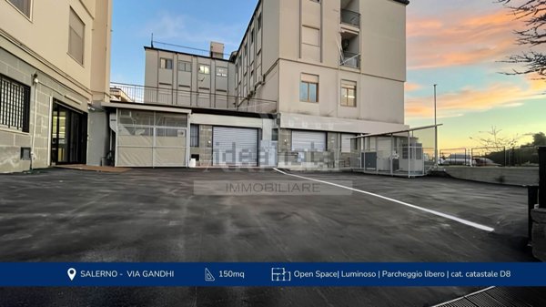 locale commerciale in affitto a Salerno