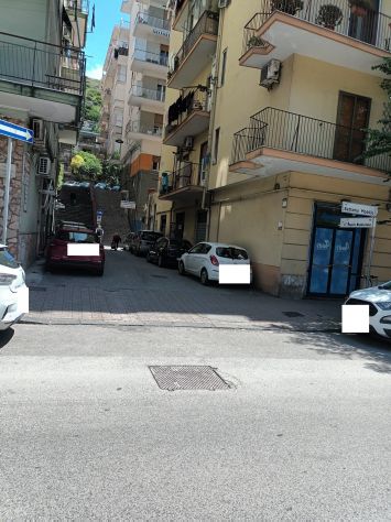 locale commerciale in affitto a Salerno