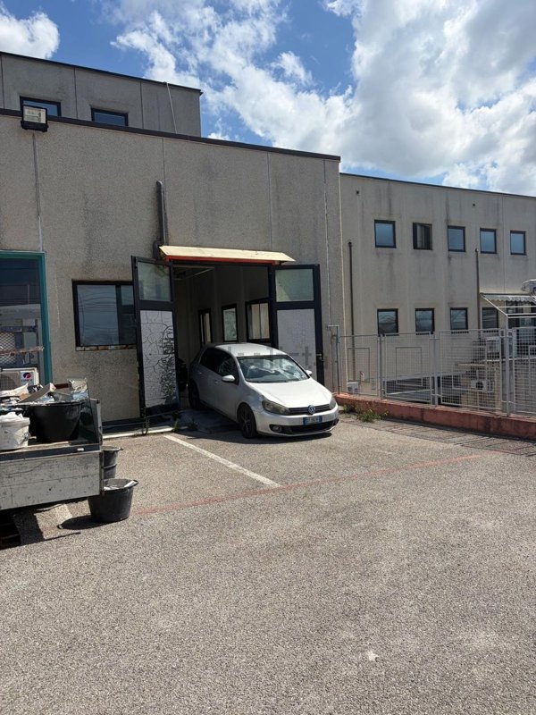 capannone in affitto a Salerno in zona Zona Industriale