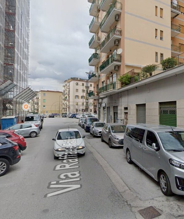 locale commerciale in affitto a Salerno in zona Torrione