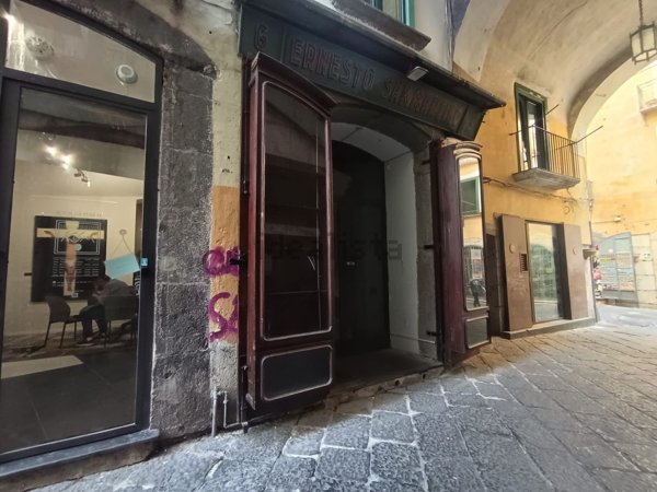 locale commerciale in affitto a Salerno in zona Centro Città