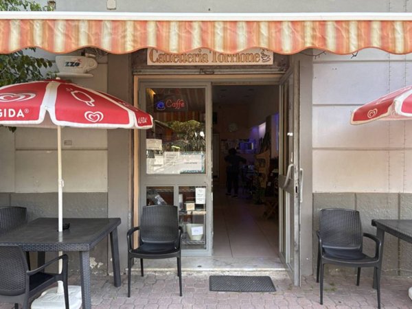negozio in affitto a Salerno in zona Torrione