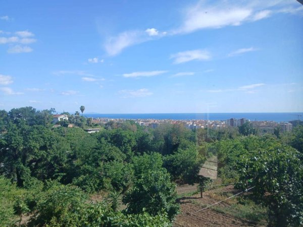 appartamento in affitto a Salerno in zona Torrione