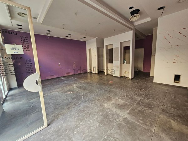 locale commerciale in affitto a Salerno in zona Torrione