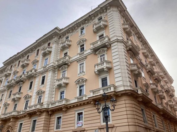 ufficio in affitto a Salerno in zona Centro Città
