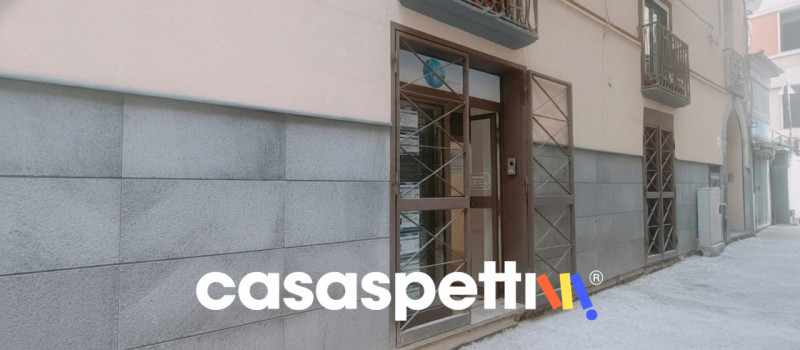negozio in affitto a Salerno in zona Centro Città