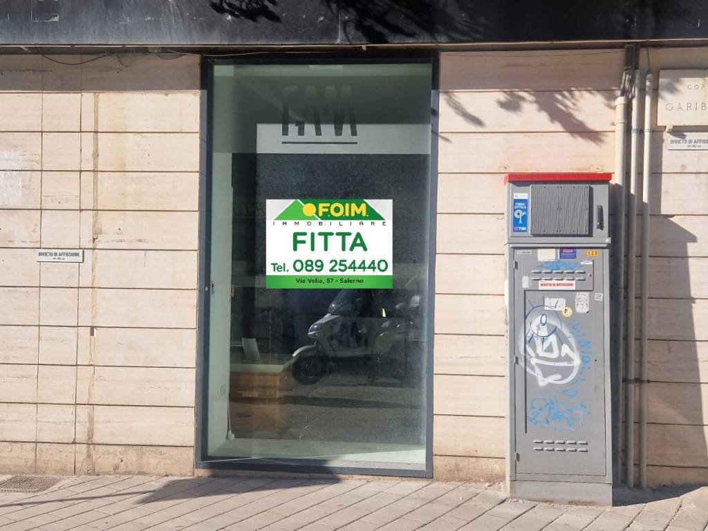negozio in affitto a Salerno