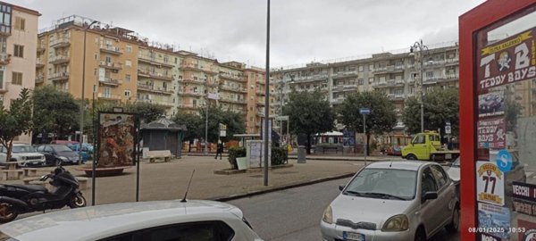 negozio in affitto a Salerno in zona Torrione