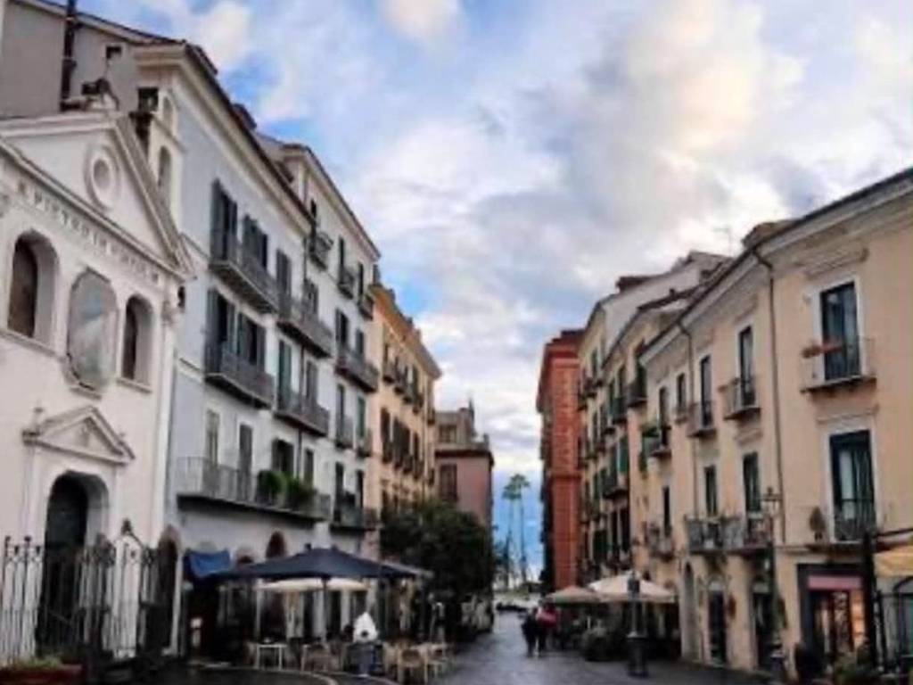 appartamento in affitto a Salerno in zona Centro Città