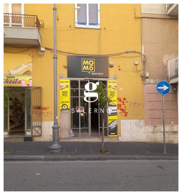negozio in affitto a Salerno in zona Centro Città