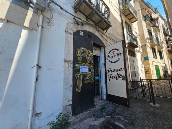 locale commerciale in affitto a Salerno in zona Centro Città