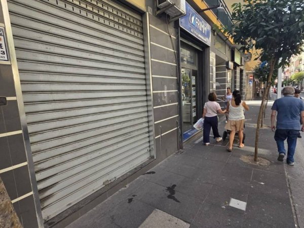 negozio in affitto a Salerno