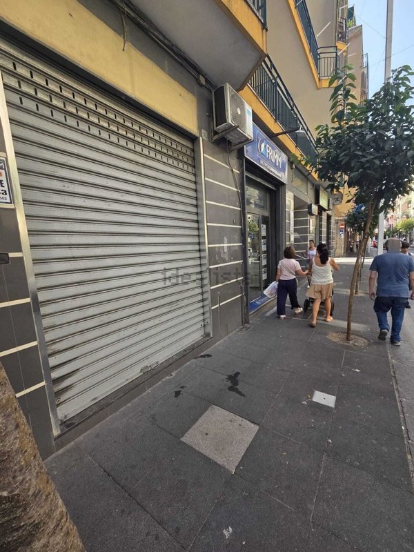 locale commerciale in affitto a Salerno