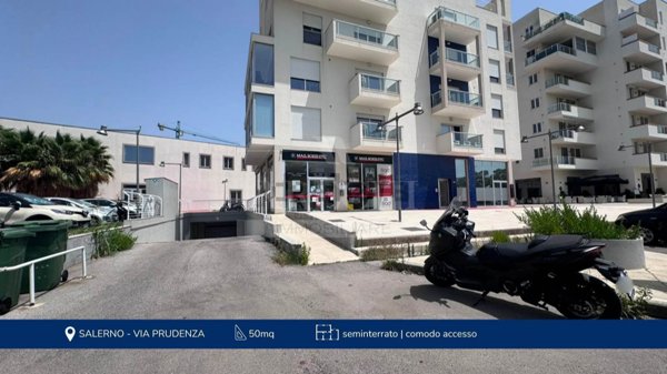 locale di sgombero in affitto a Salerno in zona Zona Industriale