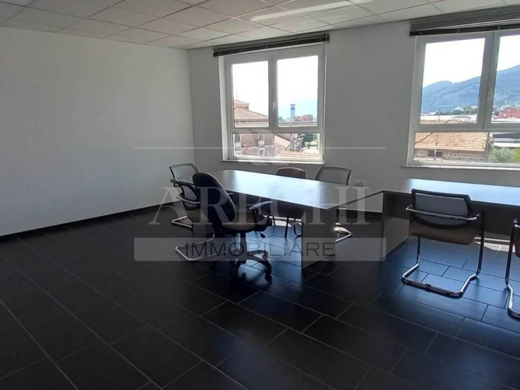 ufficio in affitto a Salerno in zona Zona Industriale