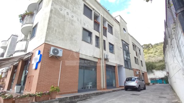 ufficio in affitto a Salerno in zona Mariconda